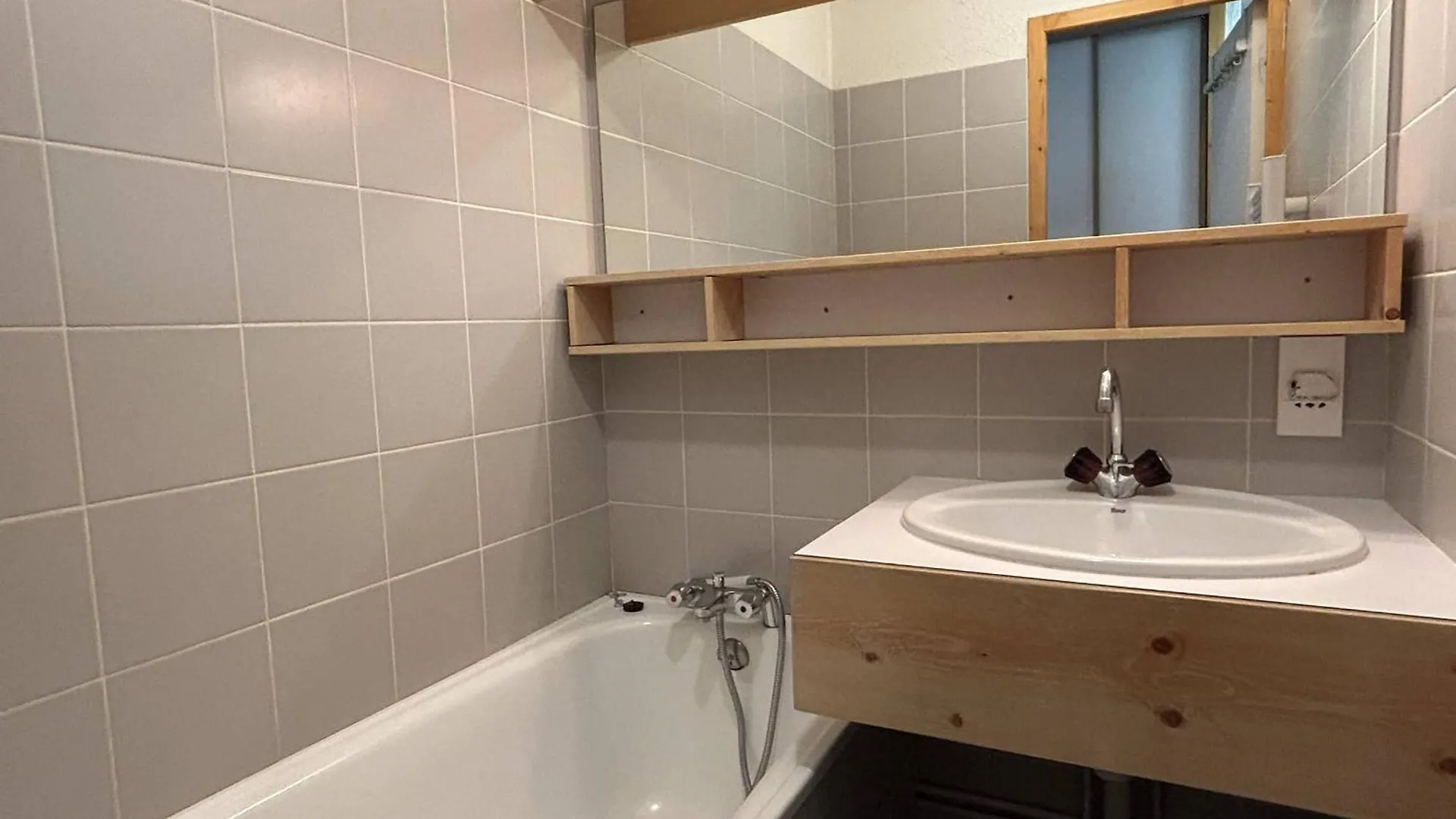Charmant 2 Pieces A Meribel Avec Balcon Et Wifi, Pieds Des Pistes - Fr-1-355-260 Les Allues Apartment