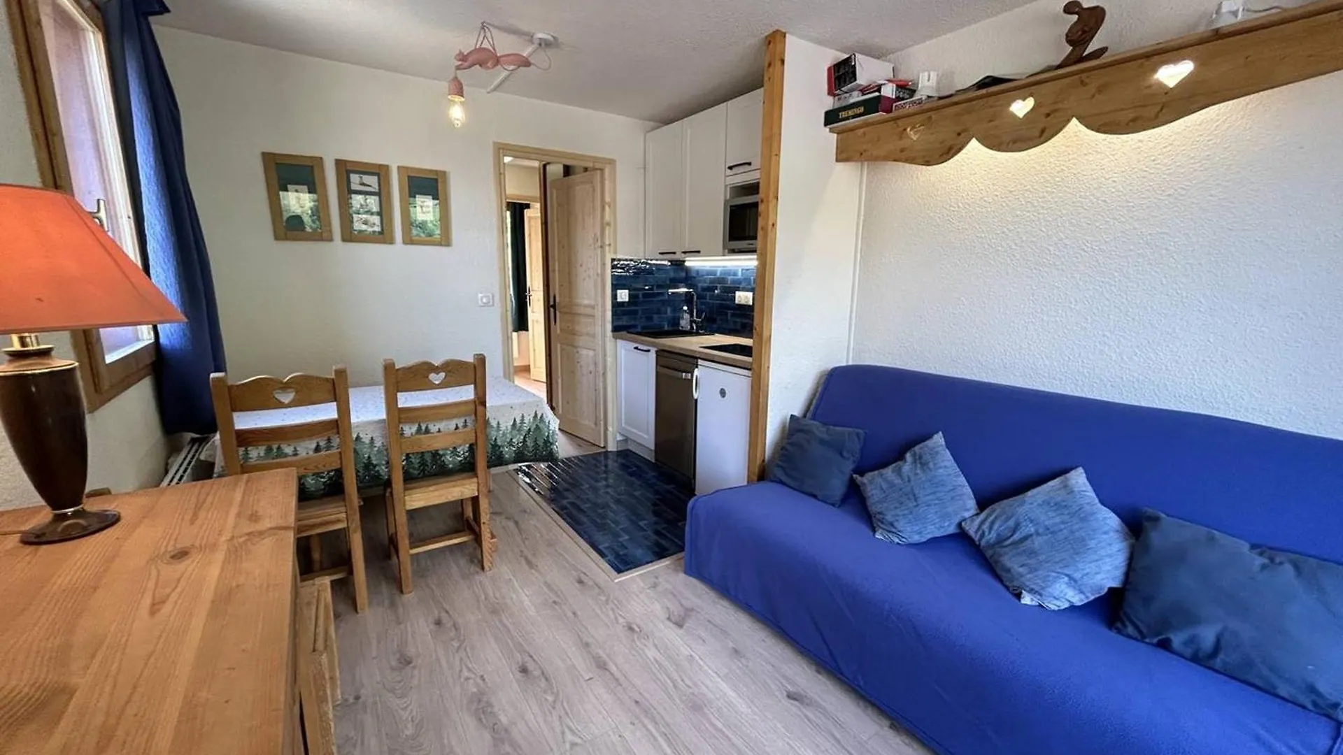 Charmant 2 Pieces A Meribel Avec Balcon Et Wifi, Pieds Des Pistes - Fr-1-355-260 Les Allues