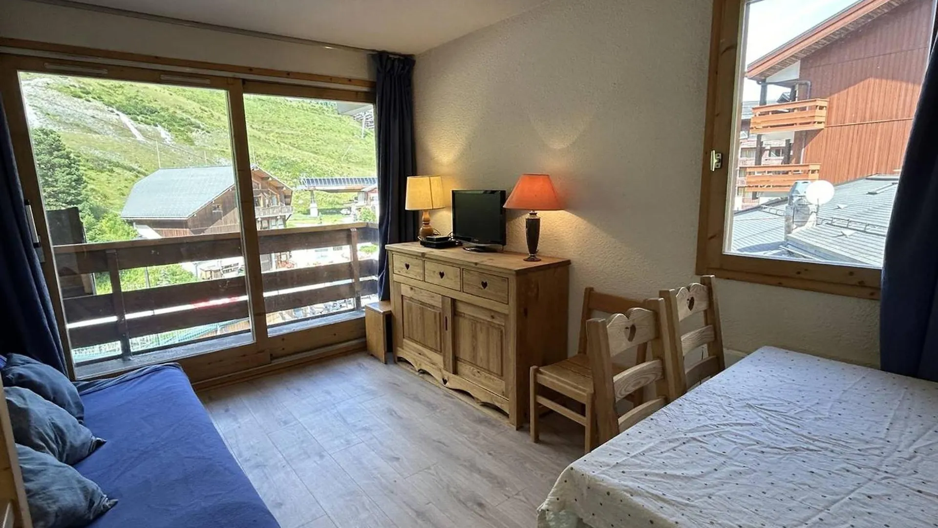 Charmant 2 Pieces A Meribel Avec Balcon Et Wifi, Pieds Des Pistes - Fr-1-355-260 Les Allues Apartment
